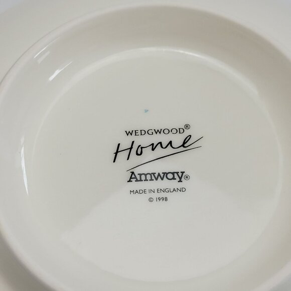 Wedgwood Amway Pears & Berries 10" Round Serving Bowl Beige Fruit & Floral - Picture 9 of 11